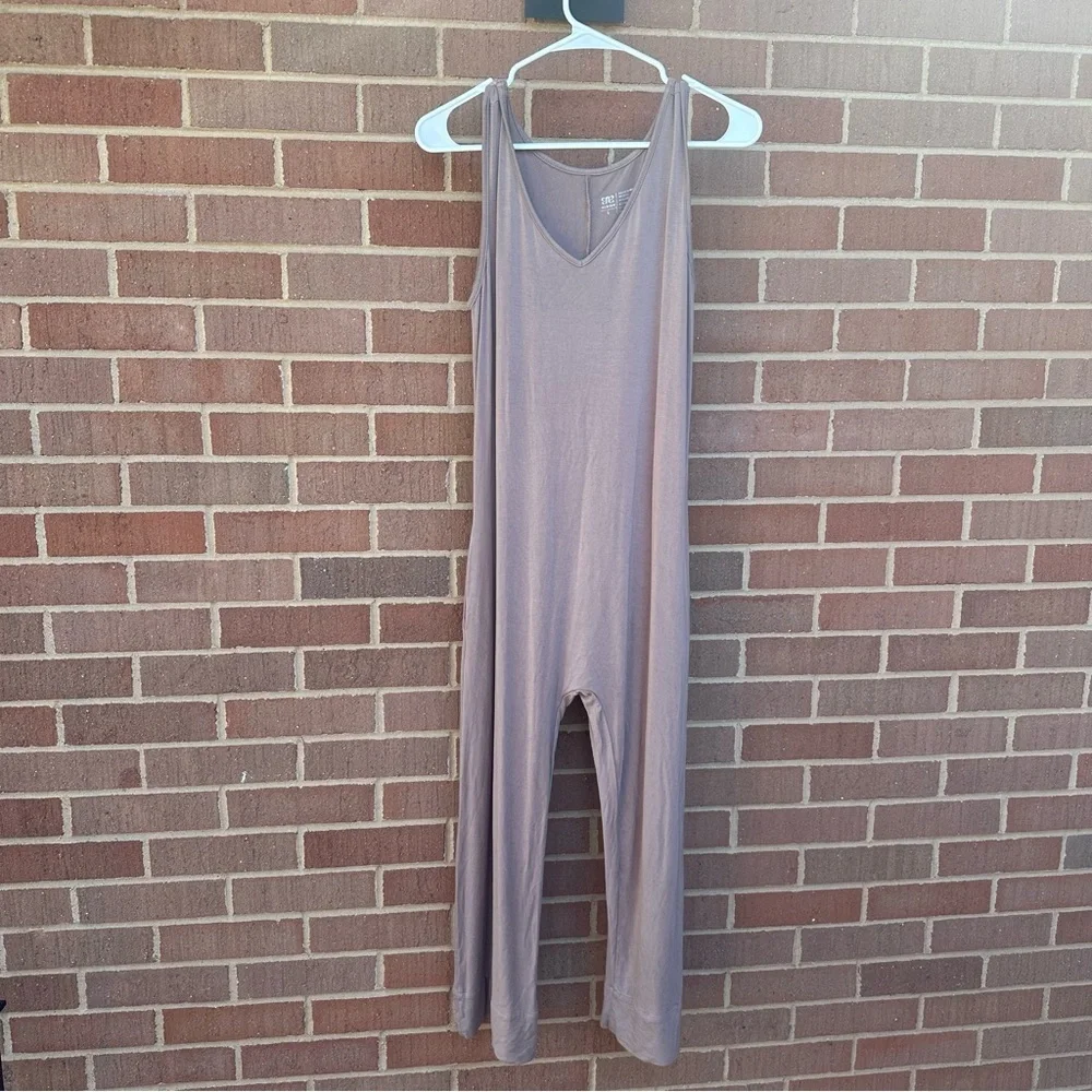 Albion Yes Please jumpsuit in taupe color Size Small - Picture 3 of 8